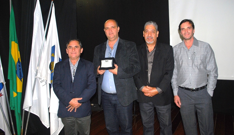 DSC 29222 com